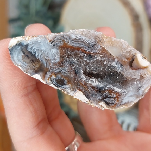 Oco Geode Quartz crystal Geode Agate Natural Crystal Decor - Picture 13 of 17